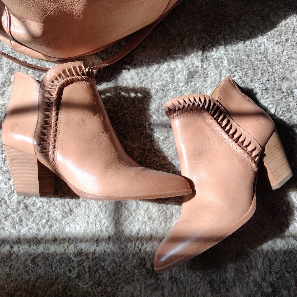 Frye, Reed Feather, pink bootie